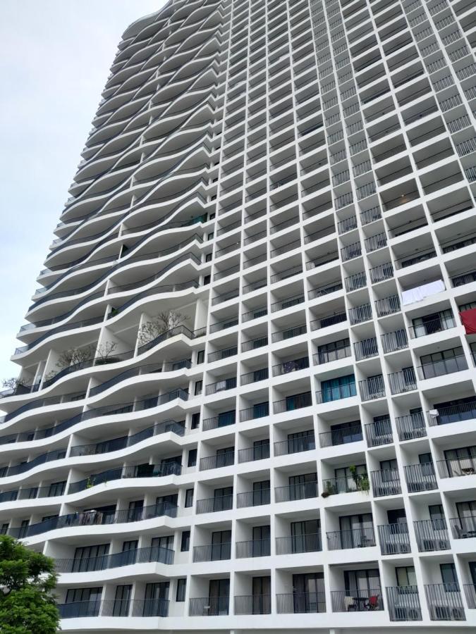 The Landmark Comfort Relax Spacious Sea View By Iz Tanjung Tokong Екстер'єр фото